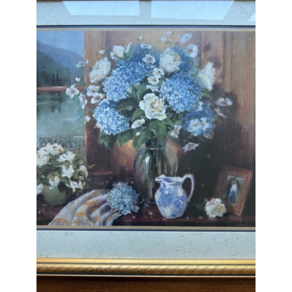 Vintage Hydrangea Framed Wall Art Gold Frame Coastal Grandmillennial - Picture 2 of 8